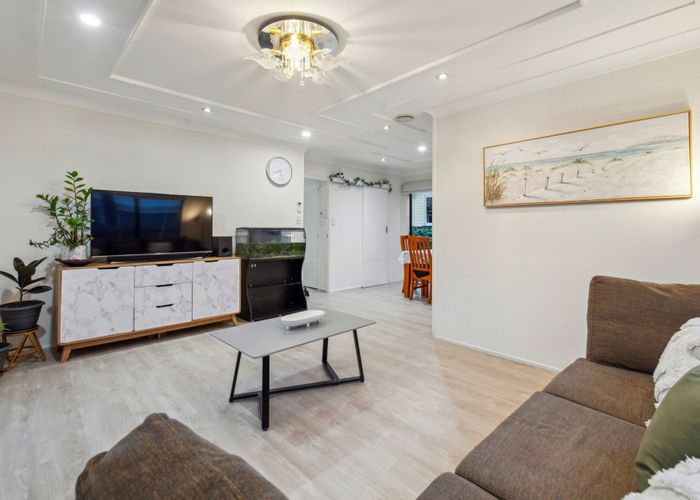  at 2/45 Ashlynne Avenue, Papatoetoe, Manukau City, Auckland