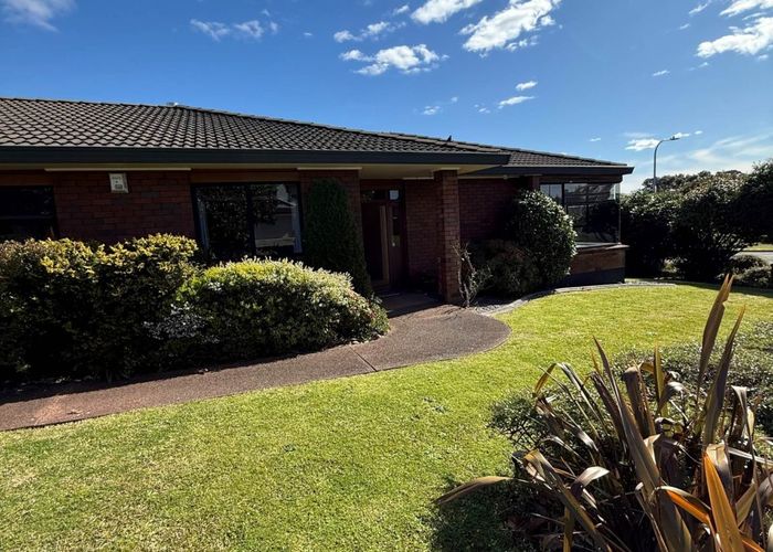  at 51 Bob Charles Drive, Golflands, Manukau City, Auckland