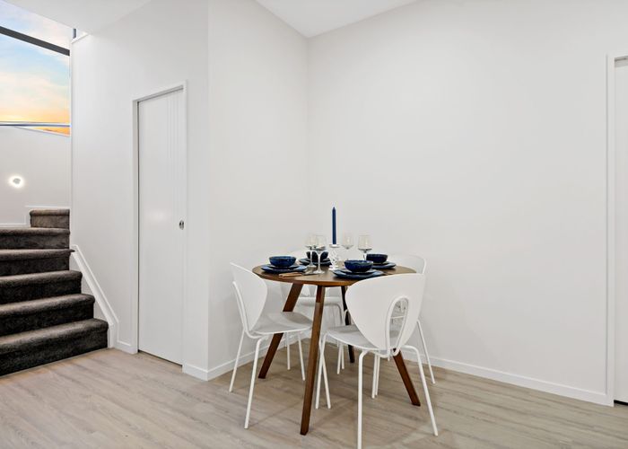  at 2/121 White Swan Road, Mount Roskill, Auckland City, Auckland