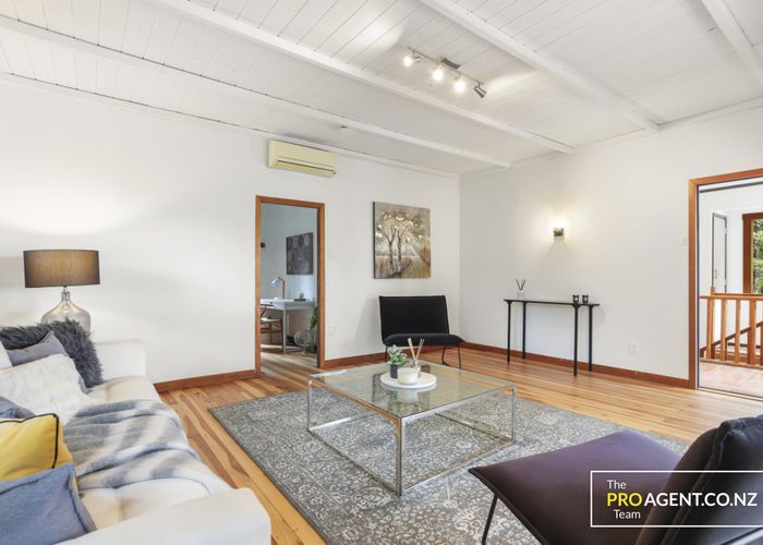  at 26 Kauri Point Road, Laingholm, Auckland