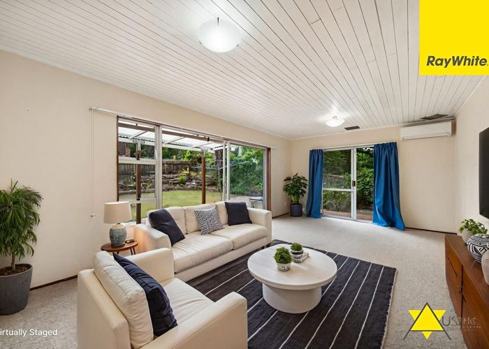  at 2/14 Cezanne Place, New Lynn, Waitakere City, Auckland