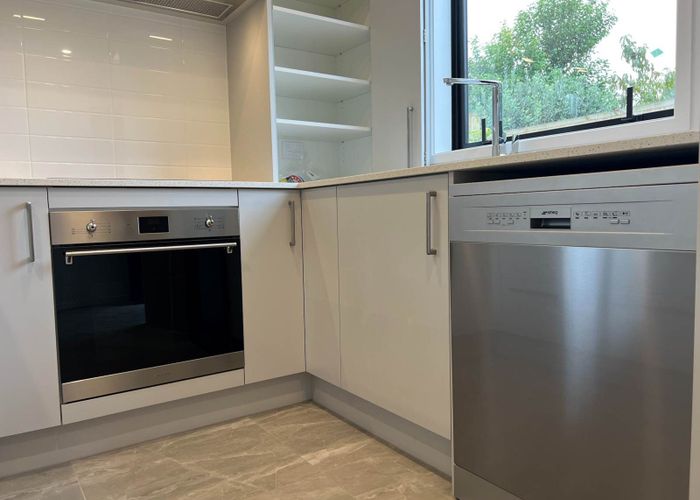  at 8/8 Valron Road, Te Atatu South, Waitakere City, Auckland