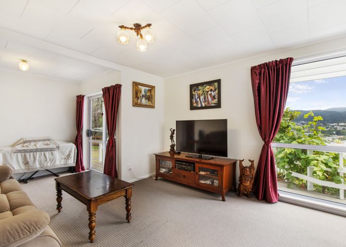  at 24 Bartlett Grove, Tawa, Wellington