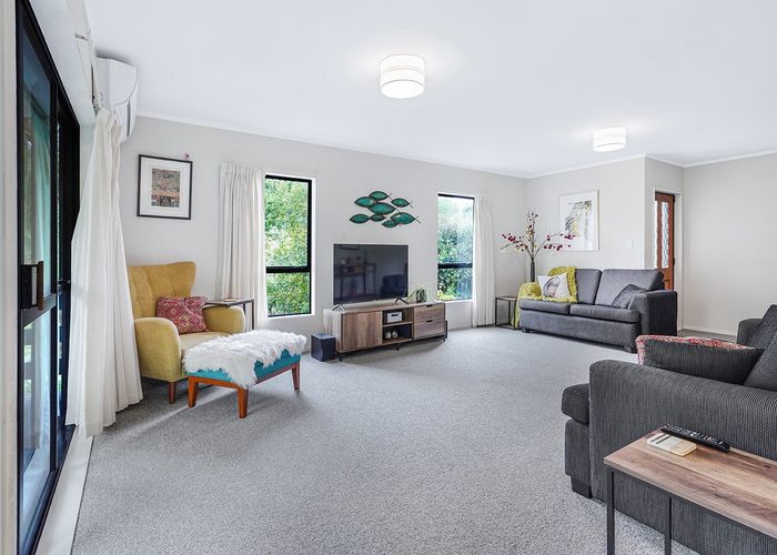  at 14 Olwyn Green, Dinsdale, Hamilton