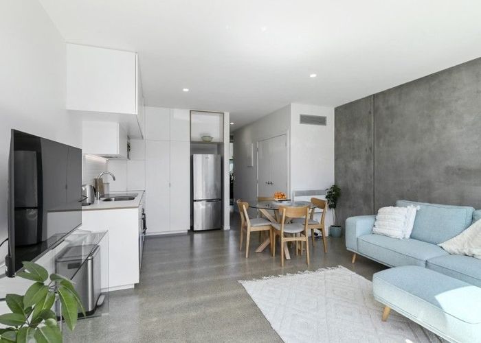  at 4 Te Ara O Paetutu, Petone, Lower Hutt, Wellington