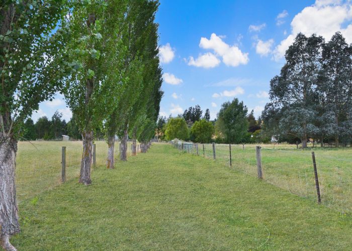  at 560 Alma-Maheno Road, Alma