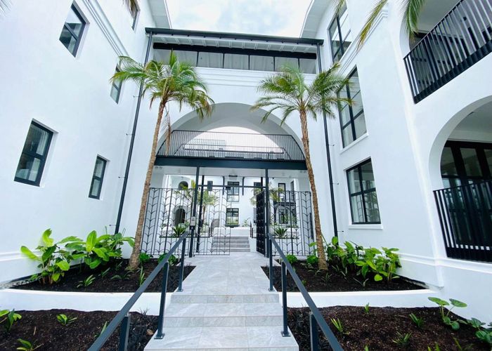  at 204/2 Tagalad Road, Mission Bay, Auckland City, Auckland