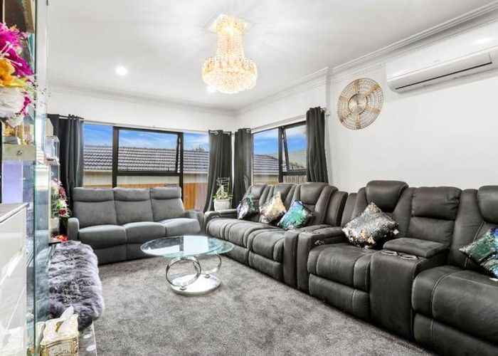  at 2/21 Glen Avenue, Papatoetoe, Manukau City, Auckland