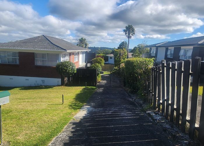  at 17 Mayall Avenue, Beach Haven, Auckland