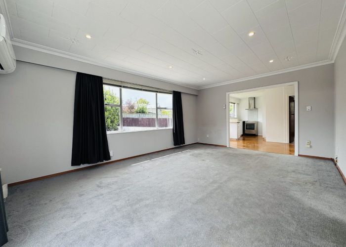  at 2/290 Avonhead Road, Avonhead, Christchurch City, Canterbury