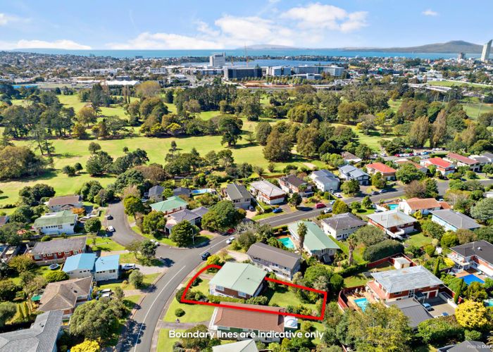  at 9 Marywil Crescent, Hillcrest, Auckland