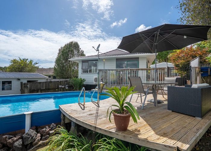  at 4 Spinella Drive, Bayview, North Shore City, Auckland