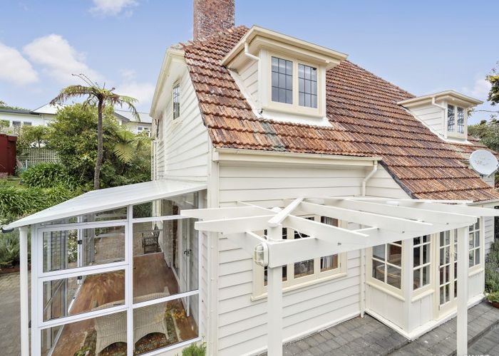  at 3 Chisenhall Street, Karori, Wellington