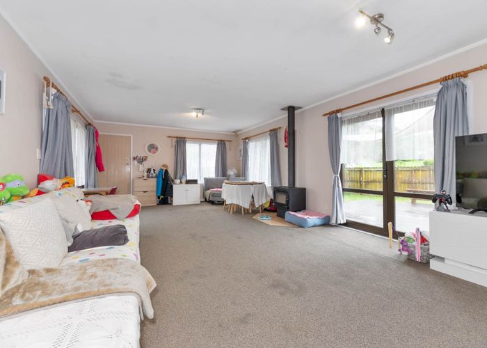  at 1/15 Seaglen Place, Botany Downs, Manukau City, Auckland