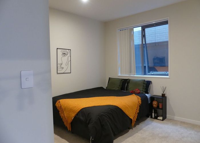  at 8 Skua Road, Hobsonville, Waitakere City, Auckland