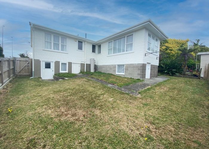  at 85 Albany Highway, Unsworth Heights, Auckland