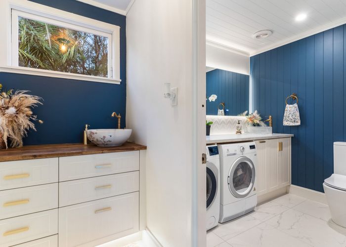  at 2/15 Lynn Road, Bayview, North Shore City, Auckland
