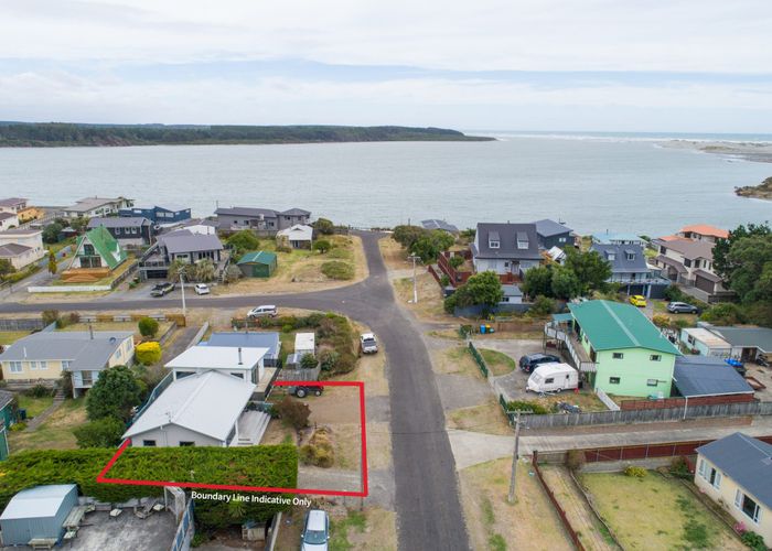  at 18 Robbie Street, Foxton Beach, Foxton