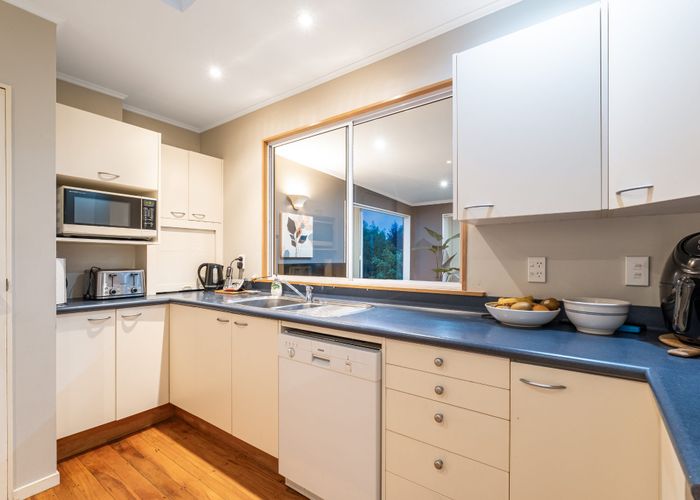  at 66 Eskdale Road, Papakowhai, Porirua