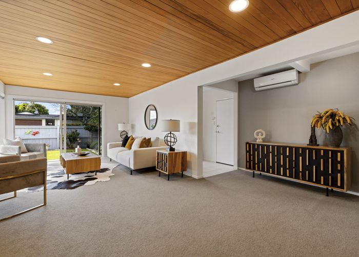  at 6 Skilling Place, Farm Cove, Manukau City, Auckland