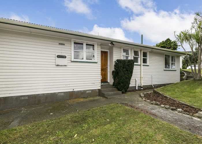 Free property data for 35 Turville Crescent, Newlands, Wellington
