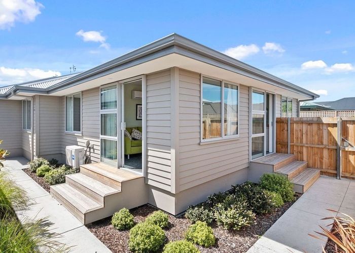  at 2/166 Palmers Road, New Brighton, Christchurch