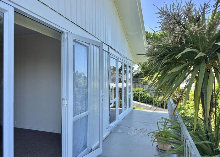  at 4B The Glebe, Cockle Bay, Manukau City, Auckland