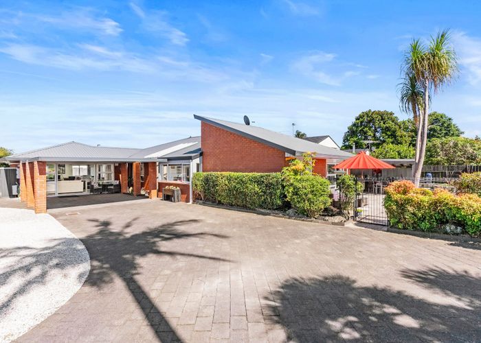  at 13 Donegan Place, Conifer Grove, Takanini