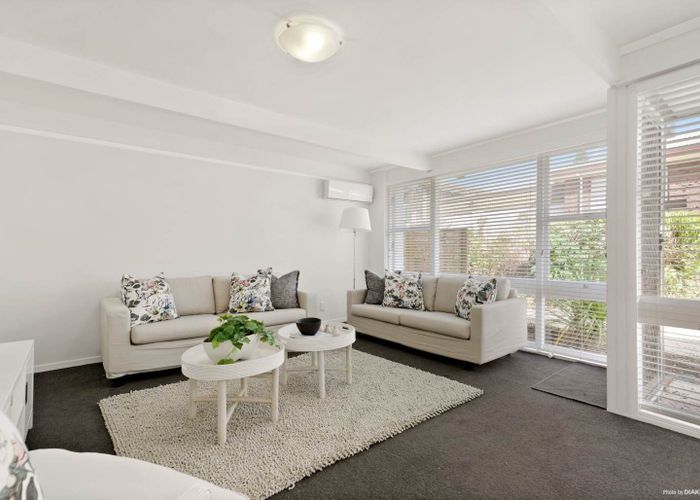  at 2/4 Quentin Avenue, Royal Oak, Auckland