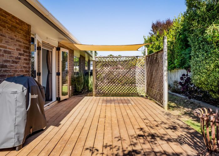  at 10 Estate Grove, Inglewood, Inglewood