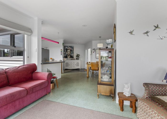  at 8 Blenheim Place, Vogeltown, New Plymouth, Taranaki