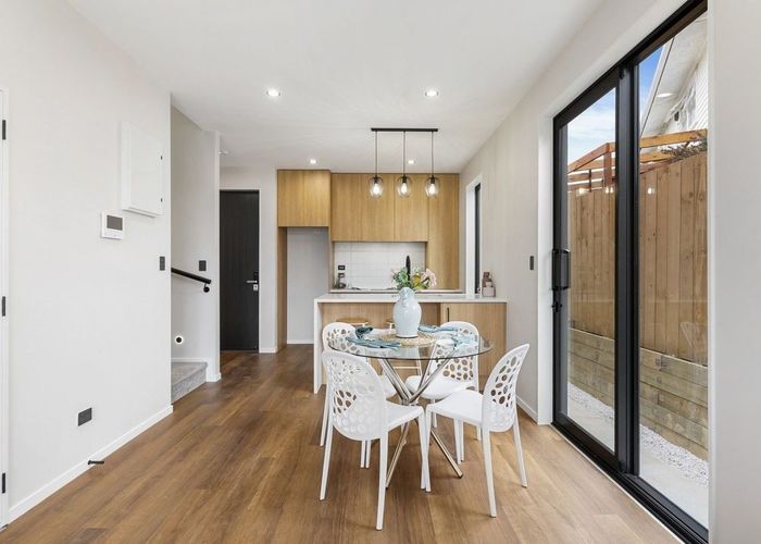  at 121E Reeves Road, Pakuranga, Manukau City, Auckland