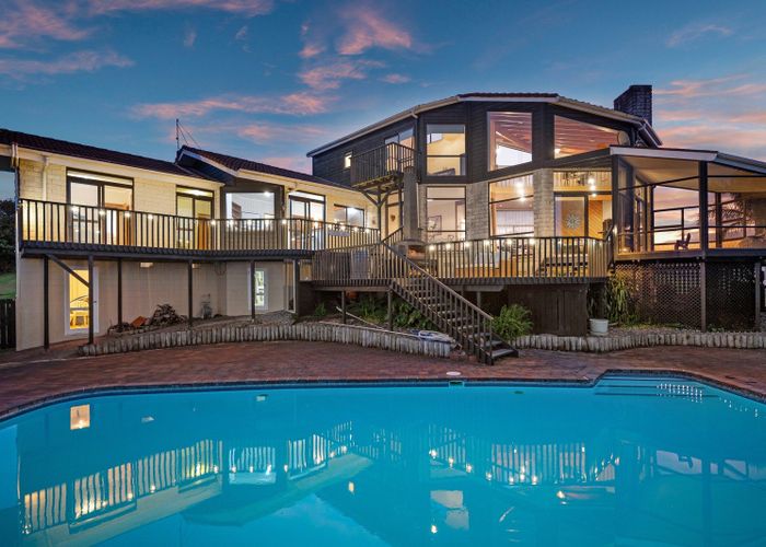  at 4 Kotare Place, Sandspit