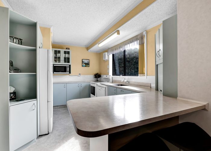  at 2 Bronte Place, Whalers Gate, New Plymouth