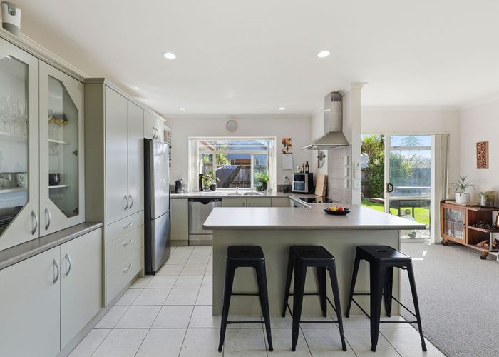  at 32 Highfields Terrace, Henderson, Waitakere City, Auckland