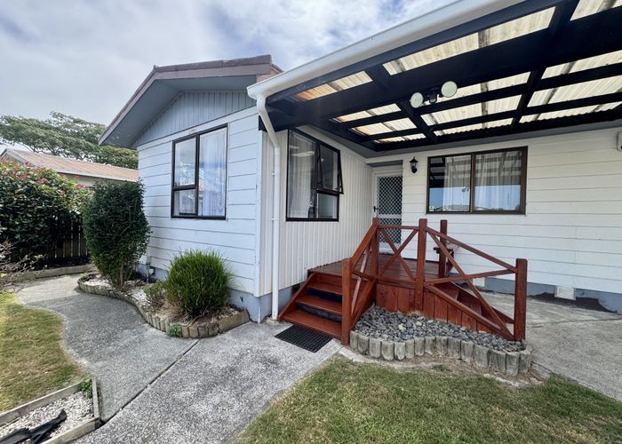  at 4 Le Havre Place, Takanini, Auckland