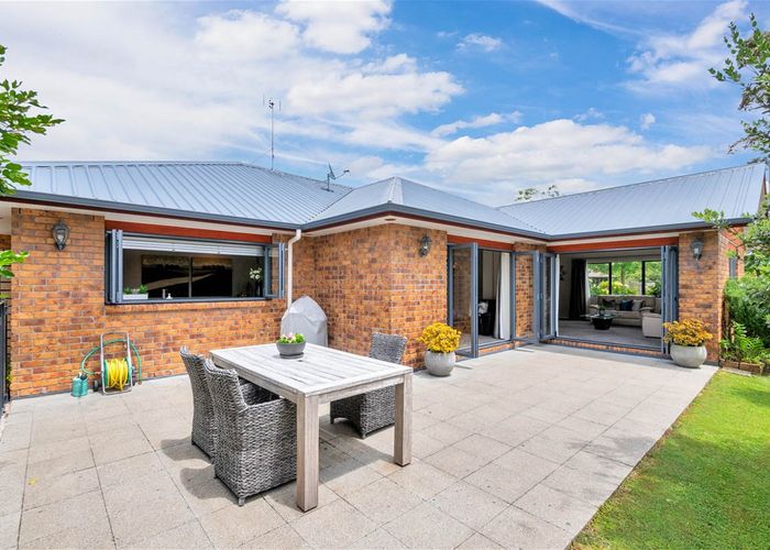  at 51 Sapperton Drive, Henderson, Auckland