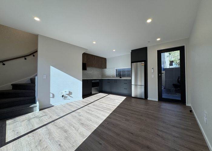  at 2/294 Madras Street, City Centre, Christchurch City, Canterbury