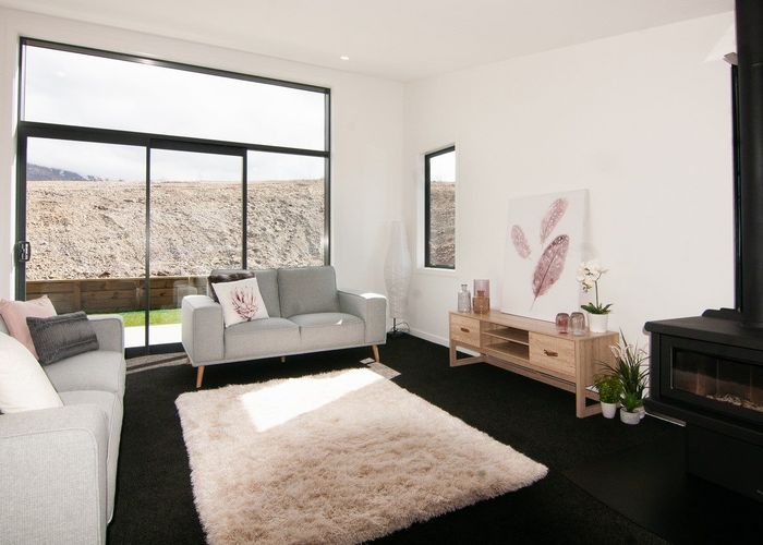  at 69 Stratford Drive, Mount Pisa
