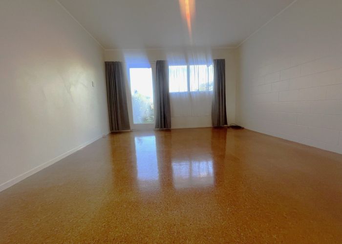  at 4/318 Te Atatu Road, Te Atatu South, Waitakere City, Auckland