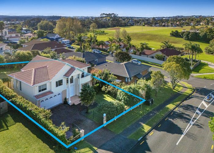  at 31 Goldfinch Rise, Unsworth Heights, North Shore City, Auckland