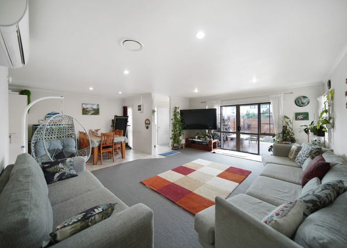 at 8 Aspenwood Place, Favona, Auckland
