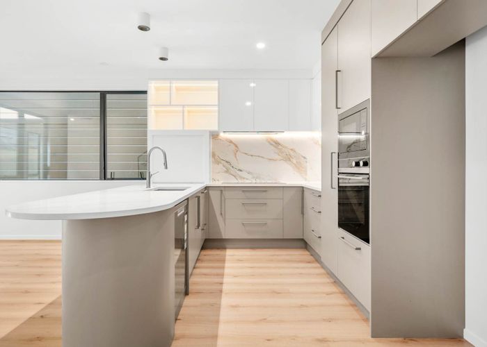  at 102a Te Oneroa Way, Long Bay, North Shore City, Auckland