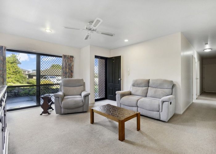  at 2/101 Wallace Road, Mangere Bridge, Manukau City, Auckland