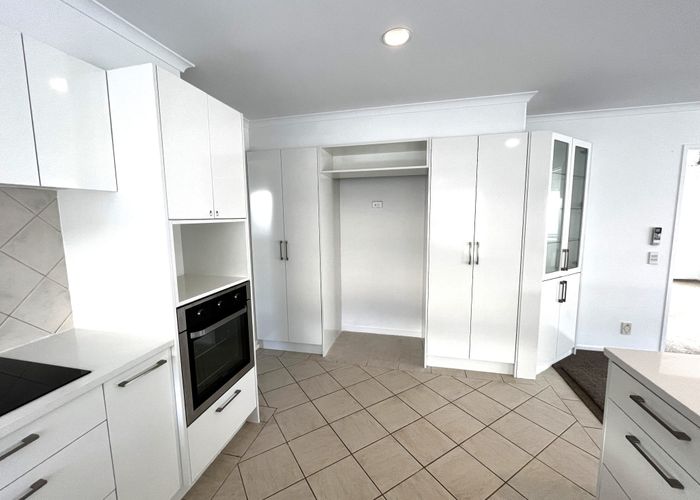  at 9 Claremont Way, East Tamaki Heights, Manukau City, Auckland