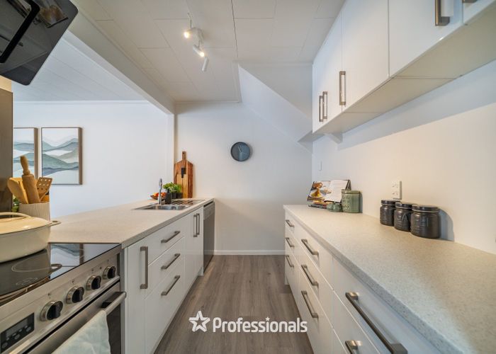  at 8b Wai-iti Crescent, Woburn, Lower Hutt, Wellington