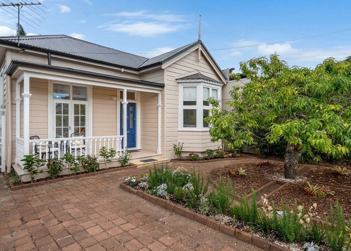  at 24 Anne Street, Devonport, Auckland