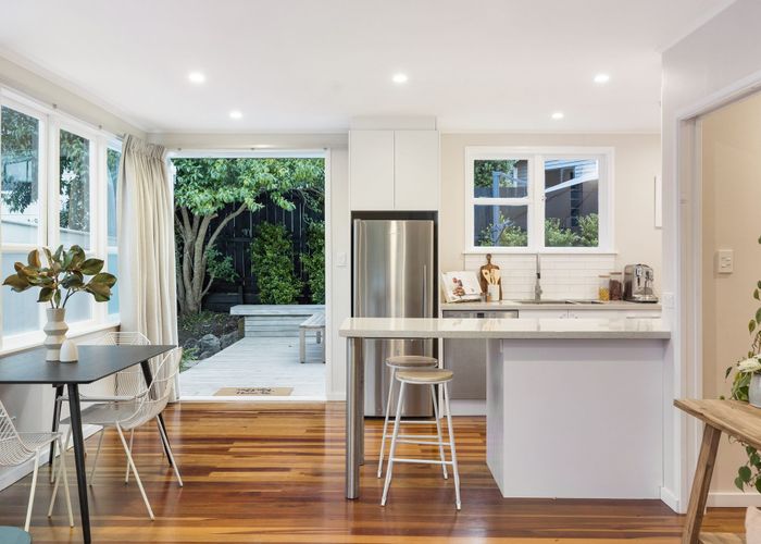  at 10 Carrs Place, Ellerslie, Auckland