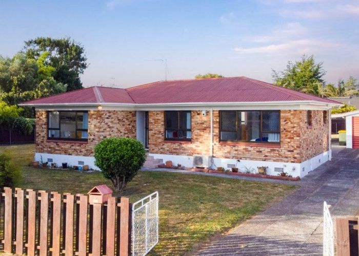  at 57 Rosehill Drive, Rosehill, Papakura
