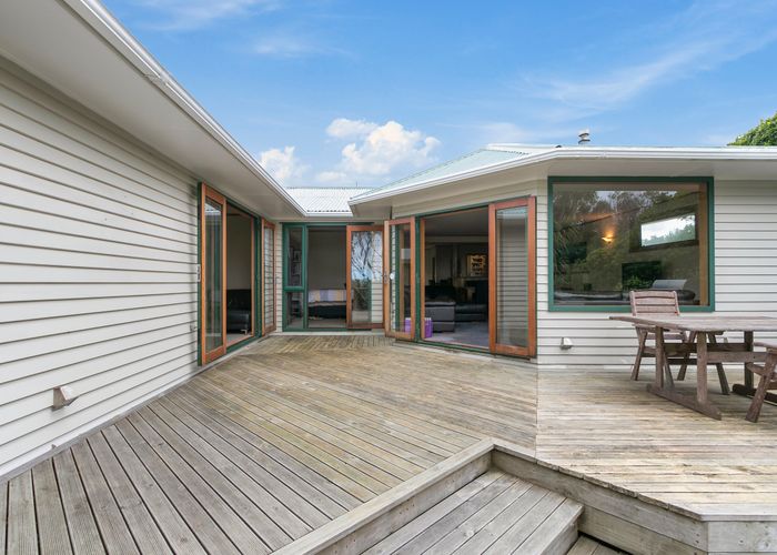  at 204 Miromiro Road, Normandale, Lower Hutt